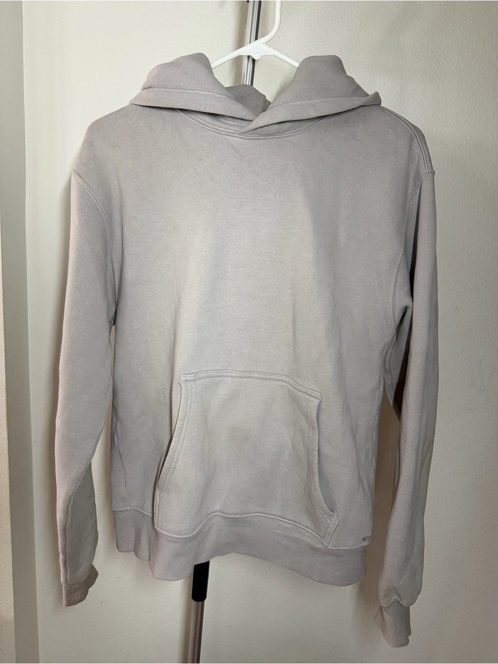 Aritzia Women’s Sweatfleece Hoodie Pullover Sweatshirt in Taupe size S